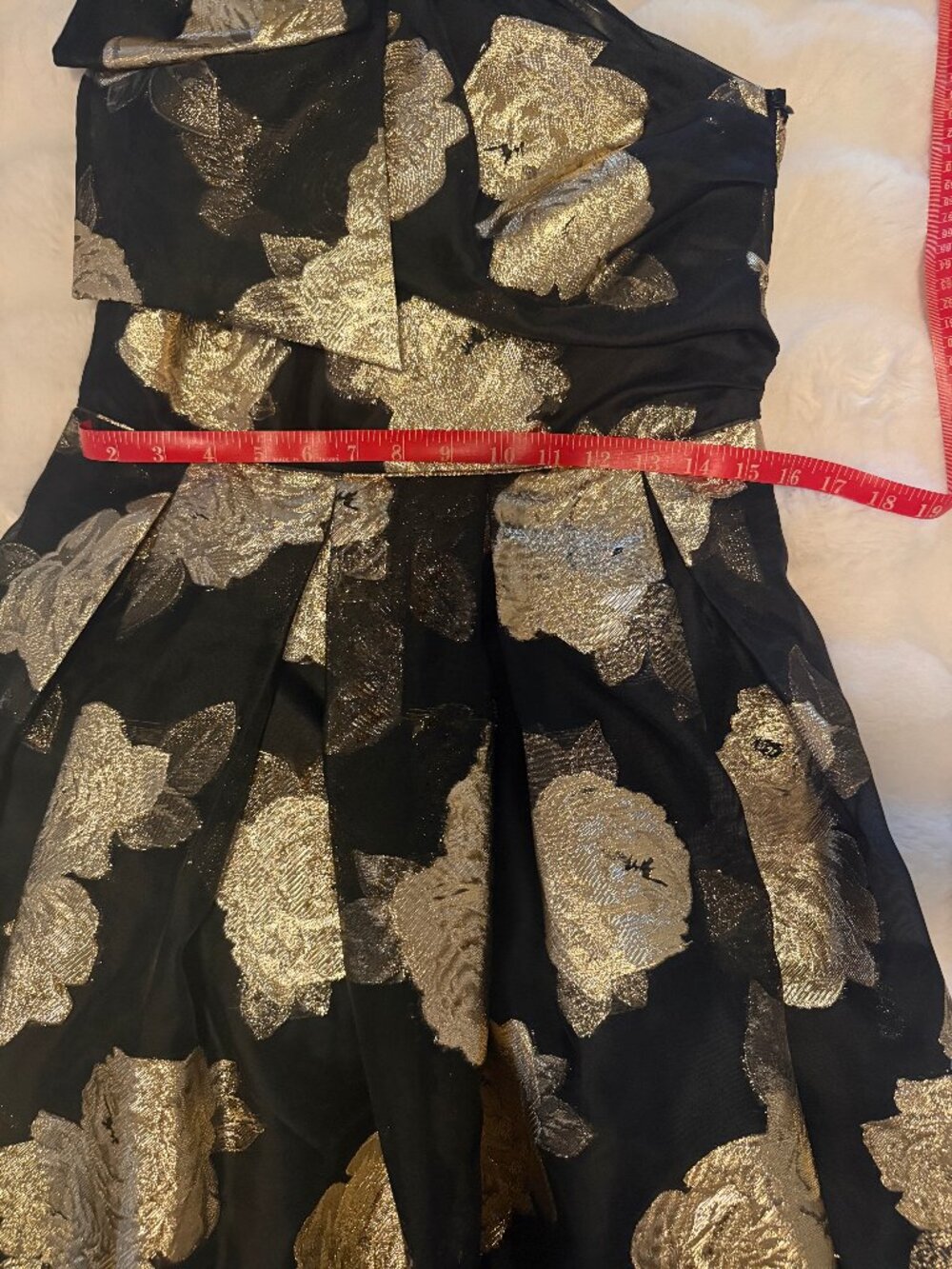 One-Shoulder Metallic Jacquard Gown - Picture 5 of 10